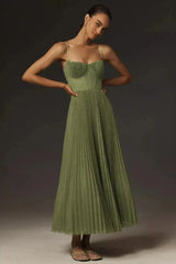 Liona | Women’s Pleated Fit & Flare Midi Dress